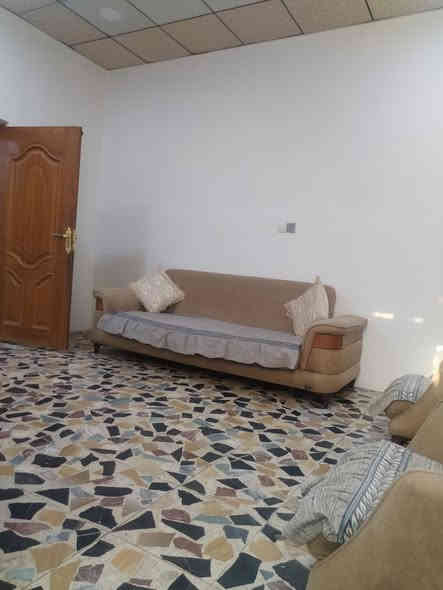 ♕ بسم الله الرحمن الرحيم اللهم صلِّ على محمد وآل محمد ♕

🏠  دار للبيع طابقين 

🌐 :  الموقع حي الحكم قرب مدرسة الحبوبي 

 📐 : المساحه 100

🌳:  مقابل خدمات 

/////  تفاصيل اكثر /////

الطابق الأول  /كونكريت مسلح سنة البناء ٢٠١٢ يحتوي المنزل على   غرف عدد2+ صاله + مطبخ +استقبال + منور عدد ٢ + حمام داخلي وخارجي

الطابق الثاني
عكادة سنة ٢٠١٦ غرفه كبيرة سويت + هول داخله + تواليت فقط

💰 السعر 95 مليون مع المجال 

 📲 للاستفسار الاتصال على الرقم 

 📞 ‏‪0788 251 8491‬‏  واتساب 

✨ لــن تـکون وحـيداً ابـداً مع  الــ مهيمن  للعـقار ✨
