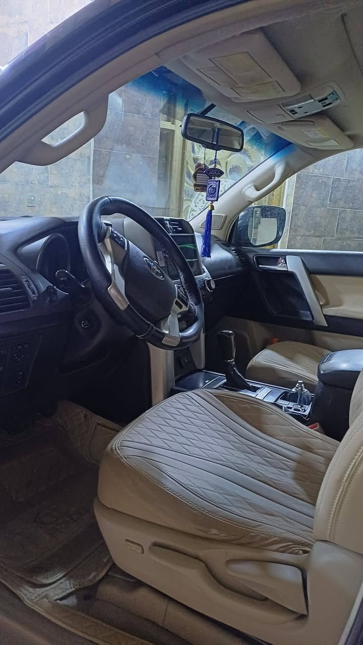 سلام عليكم برادو للبيع 2013محرك ٦ فتحة لايت زنون تخم تاير جديد سياره مكفولة كفاله عامة من ضربه تحكمات ستيرن  280وبيها مجال بيع او مراوس حسب القناعة ***********//***********
