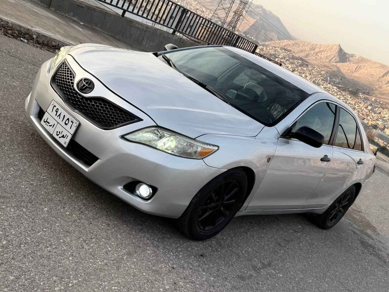 للبيع ولمراوسه .. تويوتا كامري ..موديل 2011 .. مواصفات LE .. كير محرك صدر امامي خلفي شرط .. ماشيه 200 كيلو متر .. صبغ بيها قطعتين ونص بدون ايرباك .. تحويل غرامات شرط .. مكان السياره دهوك معرض بانوراما 2 .. للاستفسار *********** .. سعرها 110$ ومجال للطيبين ! دهوك, العراق
