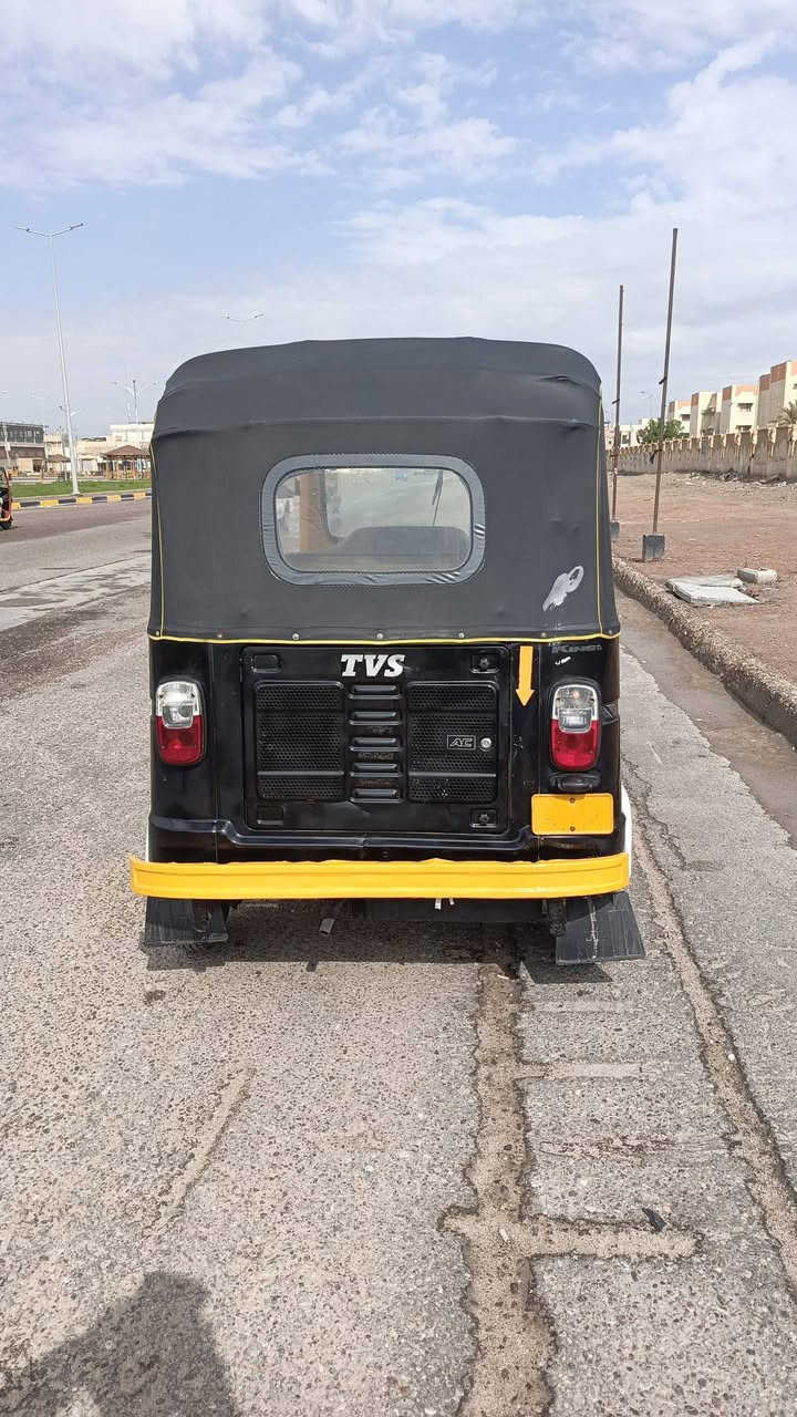 السلام عليكم للبيع تكتك تي في اس رقم وسنويه  شرط لتحويل مديل 2021/6مكفوله مكان بصره رقم لهاتف *********** لسعر 6500وبيه مجال قليل
