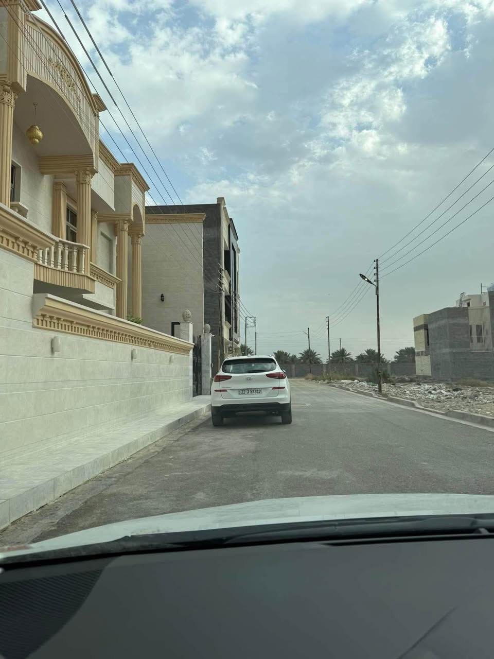 🏡 قطعة أرض للبيع
📍 مجمع الضباط السكني – قرب مطار بغداد

📐 المساحة: 100 متر مربع
📄 نوع السند: طابو زراعي – سند (25)

✅ كاملة الخدمات:
🛣️ تبليط
⚡ كهرباء
💧 ماء
🚰 مجاري

✨ موقع مميز، جاهز للسكن أو فرصة ممتازة للاستثمار.

📞 للاستفسار والاتصال:
📱 ***********
📱 ***********
