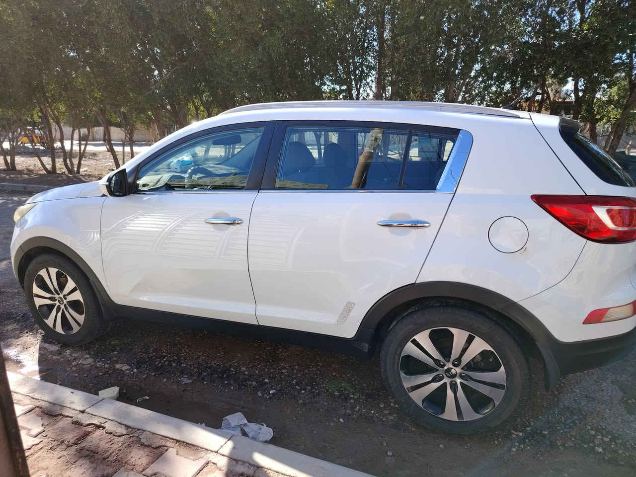 كيا سبورتج 2014
مواصفات محرك4سلندر 2400
مكفولة كفاله عامه رقم ميسان 
السعر 165$بيها مجال قليل 
لل استفسار 
***********
***********
