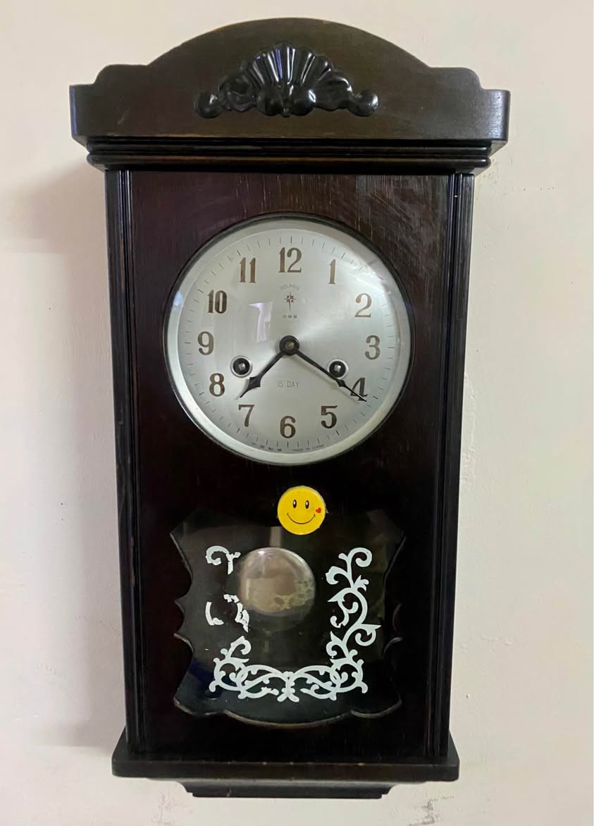 ساعات جدارية قديمة نظافة ٩٠ ٪؜ على البلاد بدون تصليح شغالات بالتمام كل قطعة سعر
للتواصل*********** واتساب بغداد 
يوجد توصيل بغداد, العراق
