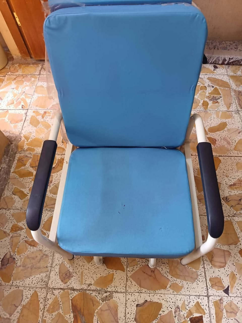 غرفه تسكام نضيفه جدا ب600 بيه مجال
جلسه جديده 20 متر مع زوليه ب400 قفل 
سرير 75 
مرجوحه 75 
عربانه 65 
عربانه ورديه ب25 فراشات طفل ب10 
كرسي طفل ب20  المكان نجف شراي يتفضل خاص


**إذا كنت صاحب هذا الإعلان وتريد حذفه لأي سبب، رجاءا أرسل رسالة إلى الدعم الفني**