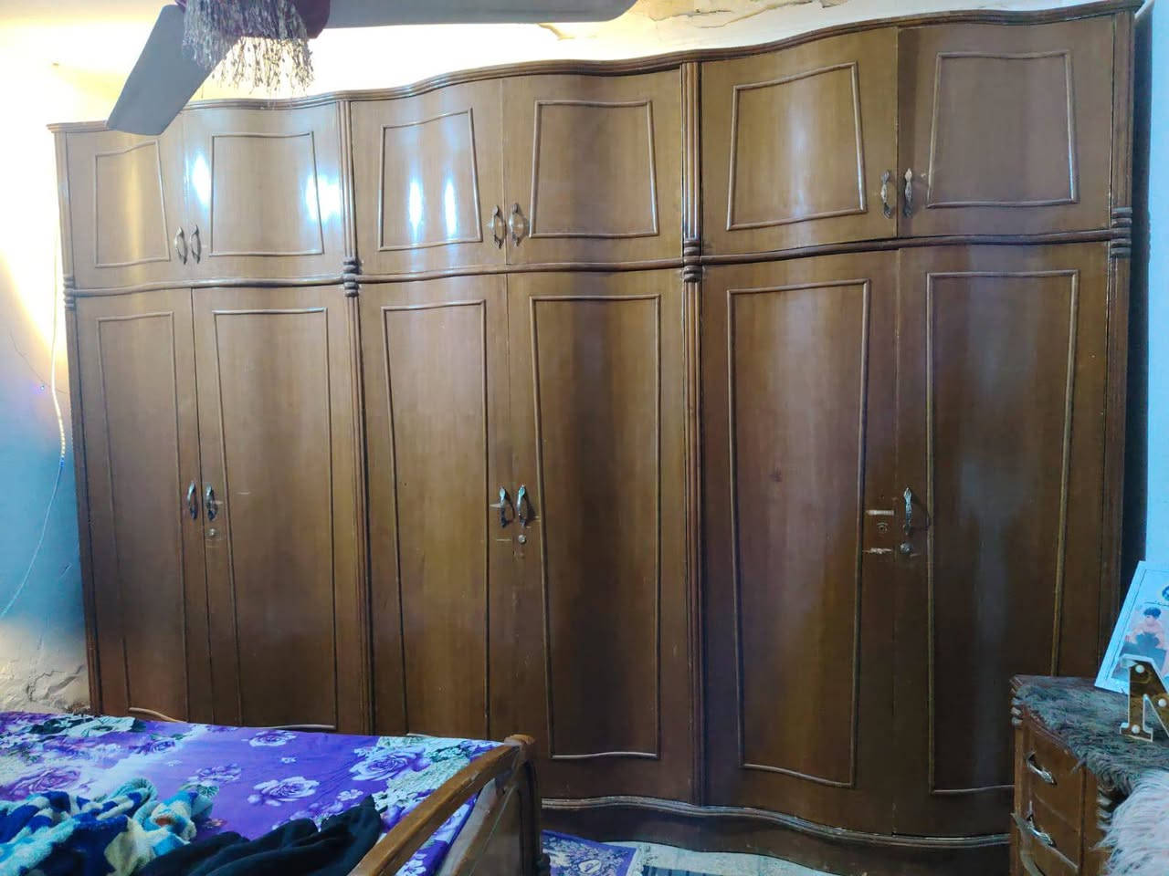 سلام عليكم عيني غرفه للبيع ستعمال قليل نضيفه وكامله السعر 350قفل ***********مكاني سبع البور نضيفه فول
