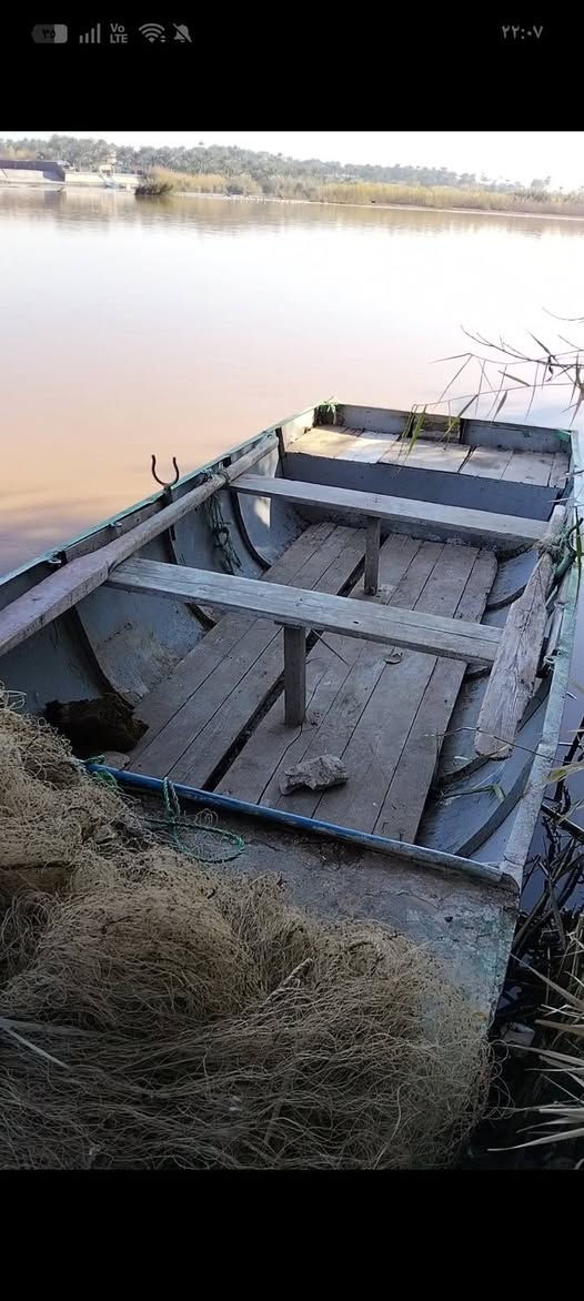 السلام عليكم. زورق ب 800الف
الي يريد يشتري يتصل
على الرقم ***********
