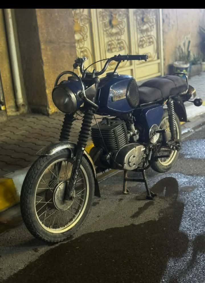 السلام عليكم دراجه mz81خير من الله شلعه ومعدل وتراي وين ميعجبك سايس 2علفتح لحيم بس بالخشم شويه الدراجه ماكنيت يعني انسه شي اسمه توكفك بشارع مكاني الدجيل السعر ٤٥٠وبي مجال لاستفسار اكثر اتصل وتدلل ***********
