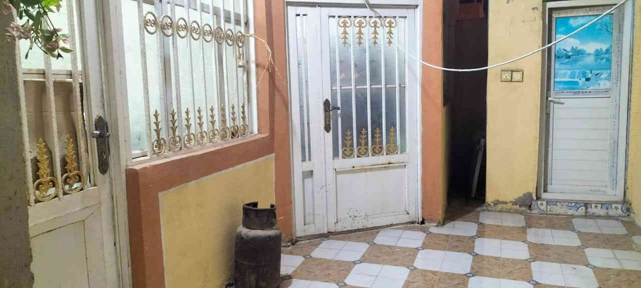 🌺عرض مميز ومناسب مكان جدًا راقي بيت مساحة (100متر) على شارعين شارع الزوار وشارع معمل الدبس يحتوي البيت على طابقين الطابق الاول غرفه وصالة ومطبخ واستقبال ومنور عدد 2 وتخاريج داخلية خارجية وساحة بيت يحتوي الطابق الثاني على غرفة وصالة
واجهة البيت 6 متر والنزال 17 اساس وسقف كونكريت الطابق الاول بلوك درجة اولى الطابق الثاني طابوق بناء درجة اولى السعر 48 
للأستفسار واتساب ***********

مكتب الموسوي للوسائط العقارية مستعدون لأستقبال عروضكم التجرية والزراعية والسكنية
