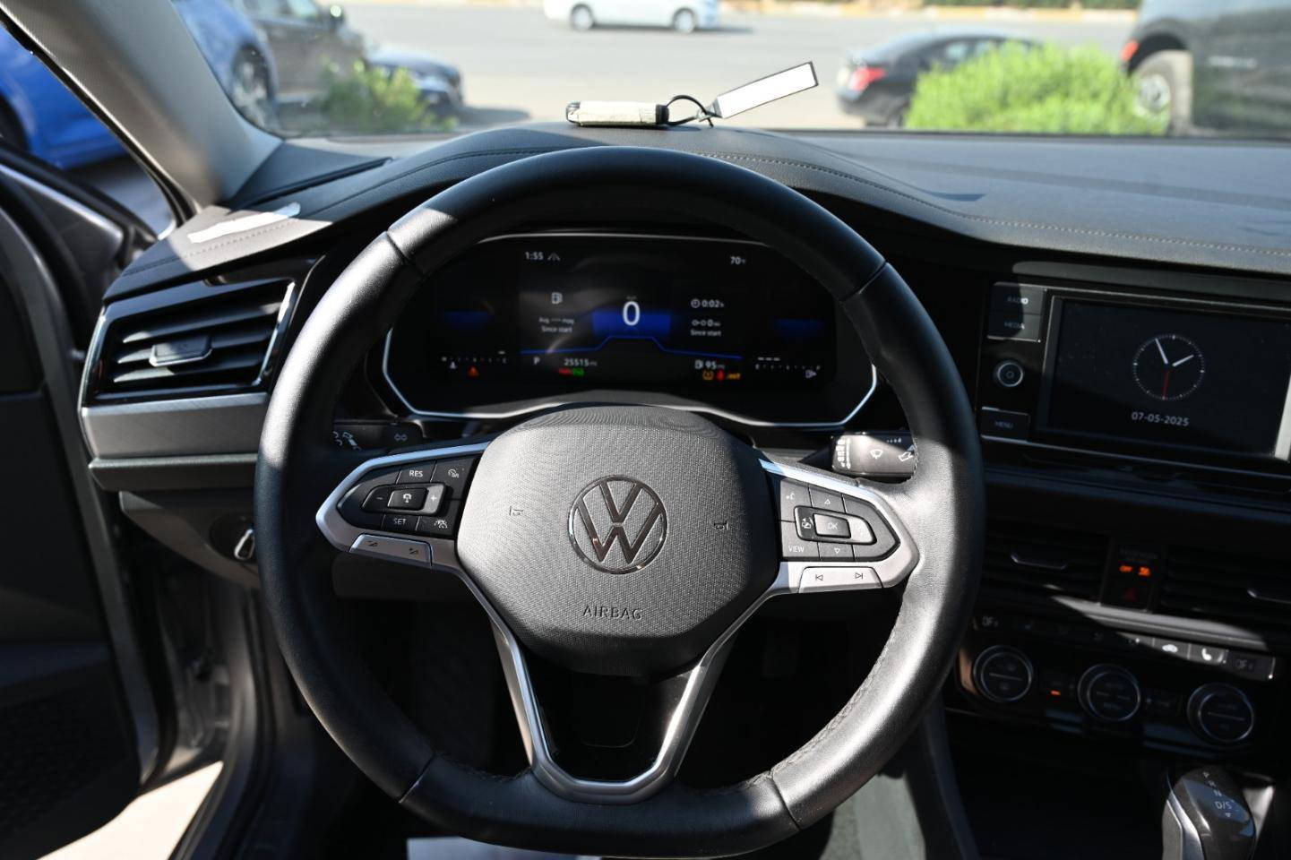 للبيع فقط
VW JETTA SE 2024 
فولكسواكن جيتا SE 2024 

⚙️ محرك 4 سلندر 1.5L توربو 

◽نظام دخول ذكي 
◽كشنات تدفئة
◽نظام تحذير مغادرة المسار 
◽نظام محافظة ع المسار 
◽نظام نقطة عمياء 
◽نظام تنبيه حركة المرور الخلفية 
◽فرملة طوارئ تلقائية 

ماشية 25 ألف فقط ✅

بدون رقم
مكان السيارة أربيل شارع 100

السعر 14.000$ 
رقم الشاصي مُرفق بالصور 
للإستفسار 
*********** إتصال أو واتساب 

#فولكسواكن #للبيع
