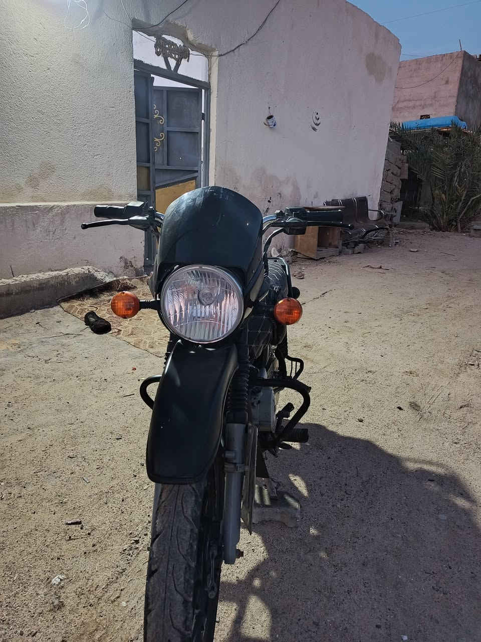 شباب سلام عليكم دراجة بوكسر فحل رقم وسنوية 
مديل2018 نتهاء السنوية  2030 
السعر 1700 وبيهه مجال حك الجية
ااستفسار وتصال  ***********
المكان بصرة گرمة علي خاص ماكو
