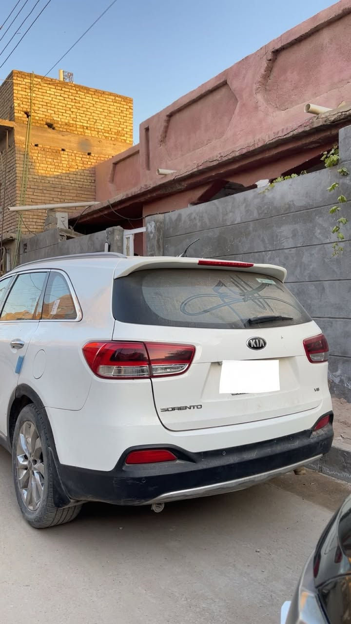 سلام عليكم 
سعر اخو البلاش 
سورنتو 2017 خليجي محرك 6 سندر بيه صبغ 4 قطع بدون دواخل بدون تبديل سونار مرفق بالمنشور رقم سياره بغداد سنويه جديده تحويل مباشر ثاني يوم 7 راكب سياره فول عدا البني راما ( للعلم سياره تحتوي عل منظومه غاز كامله ) سعر١٨٣قفل بيع مستعجل رجاء مو شراي لاتتصل مكان سياره ناصريه شطره ***********
