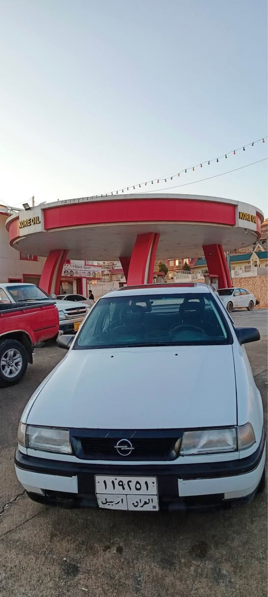 ڤیکترا
مۆدێل ١٩٩١ مکینە ١٨ مرخوب گیر ئۆتۆماتیک سلایتە قفل مرکزیە 
نمونە لە خاوینی توندوتۆلە گیر و مکینە بە شەرت 
ژ.م.  *********** أربيل, العراق
