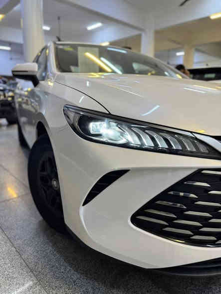 🏛️🏛️معرض التحسين الذهيباوي 🏛️🏛️
توفر ال BYD qin plus
ابيض والداخل ابيض
دلال ادللكم متابعين معرض التحسين الذهيباوي تونسووووو 
🔴السعر  : 🔥🔥🔥،🔥🔥🔥
مرقم بغداد وصافي بدون دلاليه 
‏
اليكم المواصفات
انتبه السياره : هايبرد & بانزين & كهرباء يعني التفويله الوحده بانزين تمشيك 2100 كيلو
سعه التانكي 65لتر 
موديل 2025
حساسات 
حجم المحرك 1.5
شاشه اصليه 
كامره خلفيه
هند بريك كهرباء
دشبول شاشه ديجيتال
اوتو هولد
مفتاح التشغيل بصمه
تشغيل عن بعد 
تحكمات مقود
اوامر صوتيه
منفذ طاقه
منافذ شحن
 جلد حياكه
دخول ذكي
3 وضعيات قيادة
اشاير بالمري
تتسع المقصورة ل 5 ركاب
المقاعد جلد رياضي
اريل نفكيتر
اناره داخليه LED
لد امامي LED
‏LED بك لايت
قطعتين تبريد 
مثبت سرعة
حجم الاطار 16
مانع تزحلق
شاحنه خلفية
كير ماوس
البطاريه ليثيوم الاقوى والاطول عمرا في عالم الهايبرد 

‏‎اوقات الدوام جميع ايام الاسبوع 
‏‎من الـ10 صباحـاً الى الـ10 مساءً 

‏‎للاستفسار يرجى الاتصال على الارقام الاتية ☎️:
‏‎للاستفسار  ***********
‏‎للاستفسار ***********
‏‎بغداد حبيبية  شارع المعارض🚙🚙
‏‎متوفر🟥بيع🟥شراء🟥مراوس🚦⭐️

‏‎ولاتنسى اذا حبيت تستبدل سيارتك القديمه معرض توفر الاستبدال بين القديم والجديد بنظام المراوس وبخدمتكم 🚗🔛🚙

#توسان #لاندكروز #سورنتو #كورولا #كورولة #تويوتا #كامري #هايلوكس #كيا #سبورتج #النترا #سني
