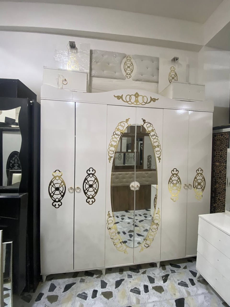 السلام عليكم غرف نوم تركي كامله تركي معه النقل ول شد  التوصيل السعر 450تكريت حي العصري نهايت شارع البلديه يم أسواق البركه إلا نتصال وبي واتساب ***********
