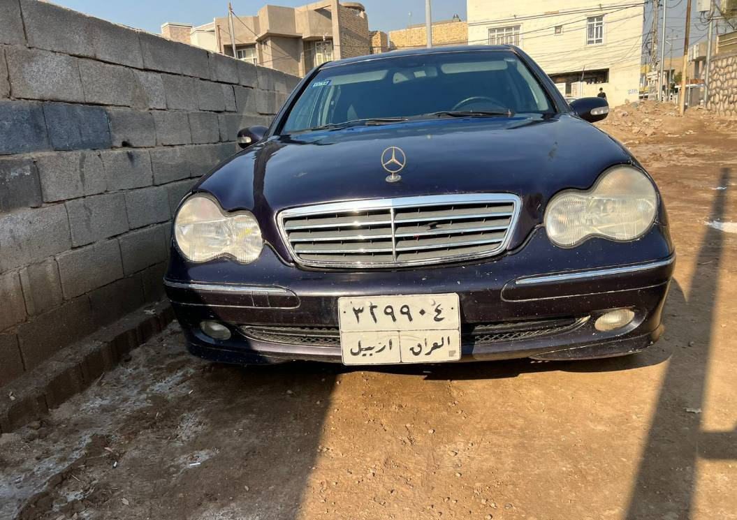 لسلام عليكم
مارسدس C320
لون نيلي 
مصبوغة عام للجمالية 
محرك 2500  vvt  
السعر 68 $
عنوان الديوانية
 ‏‪ ***********

