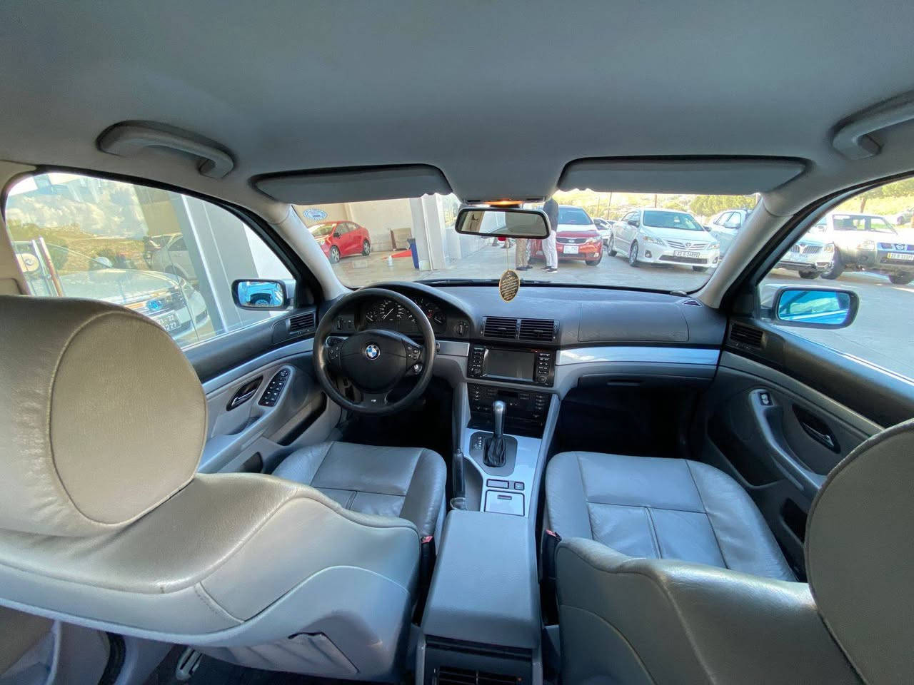 BMW موديل 2001 حجم 525 دبل دجتال كيرو مه مينه و تبريد بؤيا دعم هه مو به شه رت سبيري دانه كيراوه منفيست عصلي هه زه و باكانه ي مرور به شه رت هيج غرامه ي له سه ر    نيه نمونه يه له جواني فوله ته نها صلايت نيه ناو سبي. ***********
