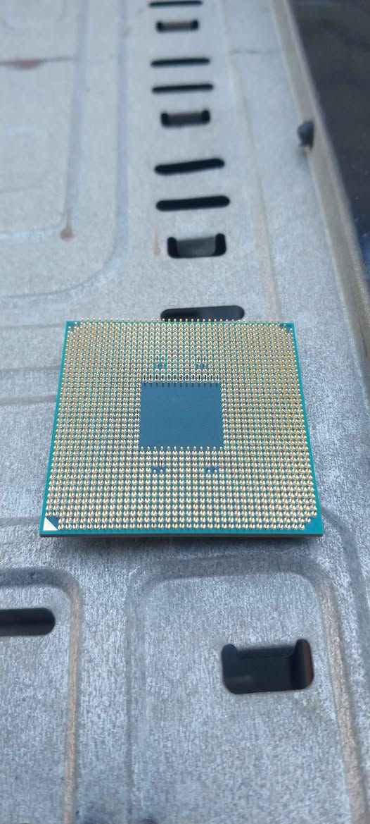 السلام عليكم حاسبة للبيع

المواصفات:
معالج ryzen 5 2600x
مذربورد msi x470 gaming plus max
رام 16x1 3600mhz
بورسبلايxigmatek hydra m 750w
هارد(hdd) 1T  Wd blue
كرت شاشة  mllse rx580 8g  
السعر (٥٧٥)
المكان بغداد بغداد, العراق


**إذا كنت صاحب هذا الإعلان وتريد حذفه لأي سبب، رجاءا أرسل رسالة إلى الدعم الفني**