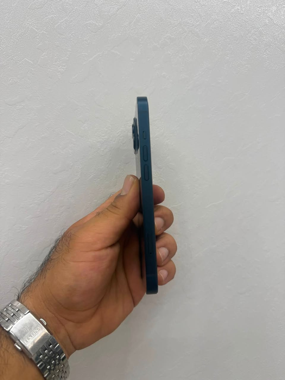 iPhone 13
128Gb
2. sim 
🔋83
موبايله كه زورجوانه /١٠٠باکه 
نه کراوه ته وه گرنتی (۱۰)روژی له گه له 
نرخی ته نها (330$) 
ناونیشان جاده ی مه وله وی سه ربرده که 
بازاری به هه شت بیشانگای باوان 
ژماره ی دوکان (25) 
ژماره ی موبایل ***********
