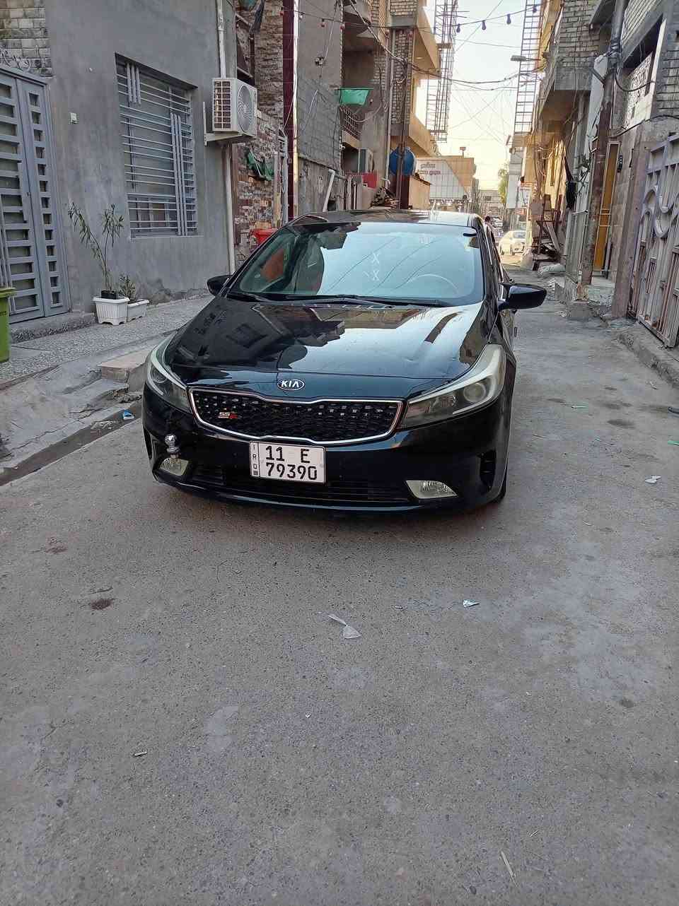 سلام عليكم فوتي 2018 ضربتها جنطه ومبدل باب السايق سياره محرك تبريد خير من الله محرك ٢٠٠٠دوش  كير ٣ تحكمات بسمي تحويل ثاني يوم بيها مكانات صبغ قليله عنوان مدينه الصدر سعر ٩٥ وبيها مجال بسيط تواصل ***********
