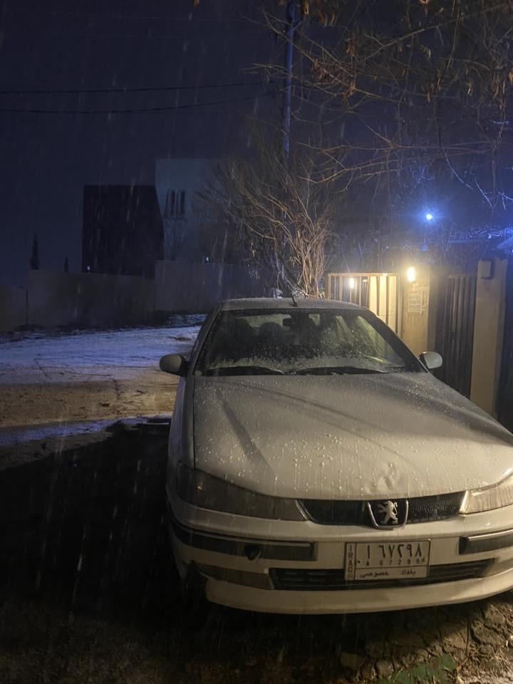 سلام عليكم 406 شركة عامه  بلاديه سياره كلشي شغال بيها مابيهة صبغ نضيفه نقصها مشط ستيرن ماعندي مجال اصلحة محرك وكيرك شرط مكفولات تبريد تايرات جدد  سعر 55 ورقه مكان بغداد زعفرانيه ***********
