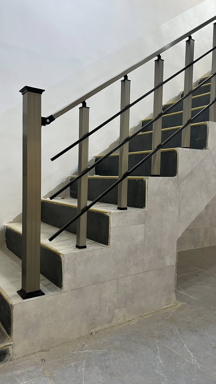 أعمالنا مستمرة ومتواصلة 😊⚒️🏠
جانب من أعمالنا  في قضاء الحويجة/ قرية تل علي في منزل الأستاذخالد الحسن الطرفه ومبروك لأصحاب الدار🌹

تم تجهيز المنزل بمحجر درج  بوري مربع مواد تركية💯💯
❎السعر مناسب جداً
❎يتميز بالمتانة
❎مقاومة عالية ضد الصدأ

متوفر لدينا كل أنواع المحجرات بكافة الألوان والأشكال 
مربع ودائري وكذلك الجام والملكي
دقة وضمان في العمل والمواد
الأسعار مناسبة جداً وتنافسية. وبنظامي القسط والنقد
شعارنا الدقة والأتقان في العمل💪

للأستفسار
*********** 
 *********** واتساب
