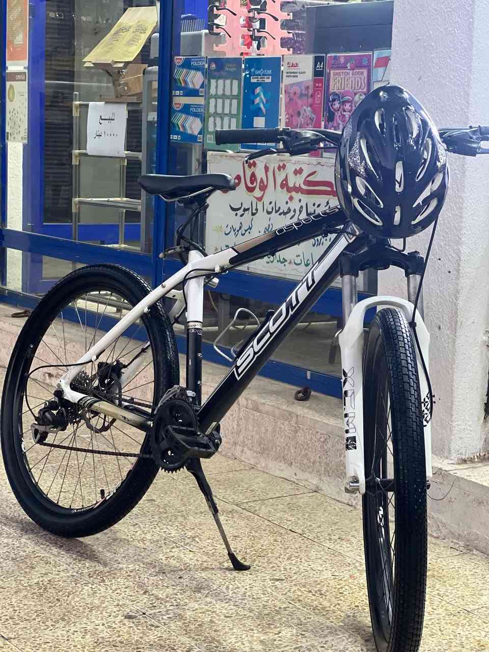 دراجة سكوت أمريكي حجم 26 قياس L السرعات 3 امامي 9 خلفي شيمانو الدبل قفل فتح شغال البريكات نظام دسك شيمانو أصلي 
سيم ويالة زوم طبقتين لشة المنيوم خفيفة نفخ ستيرن نفخ ركبة نفخ فقاسات شيمانو السعر 250 الف 

***********☎️📞
