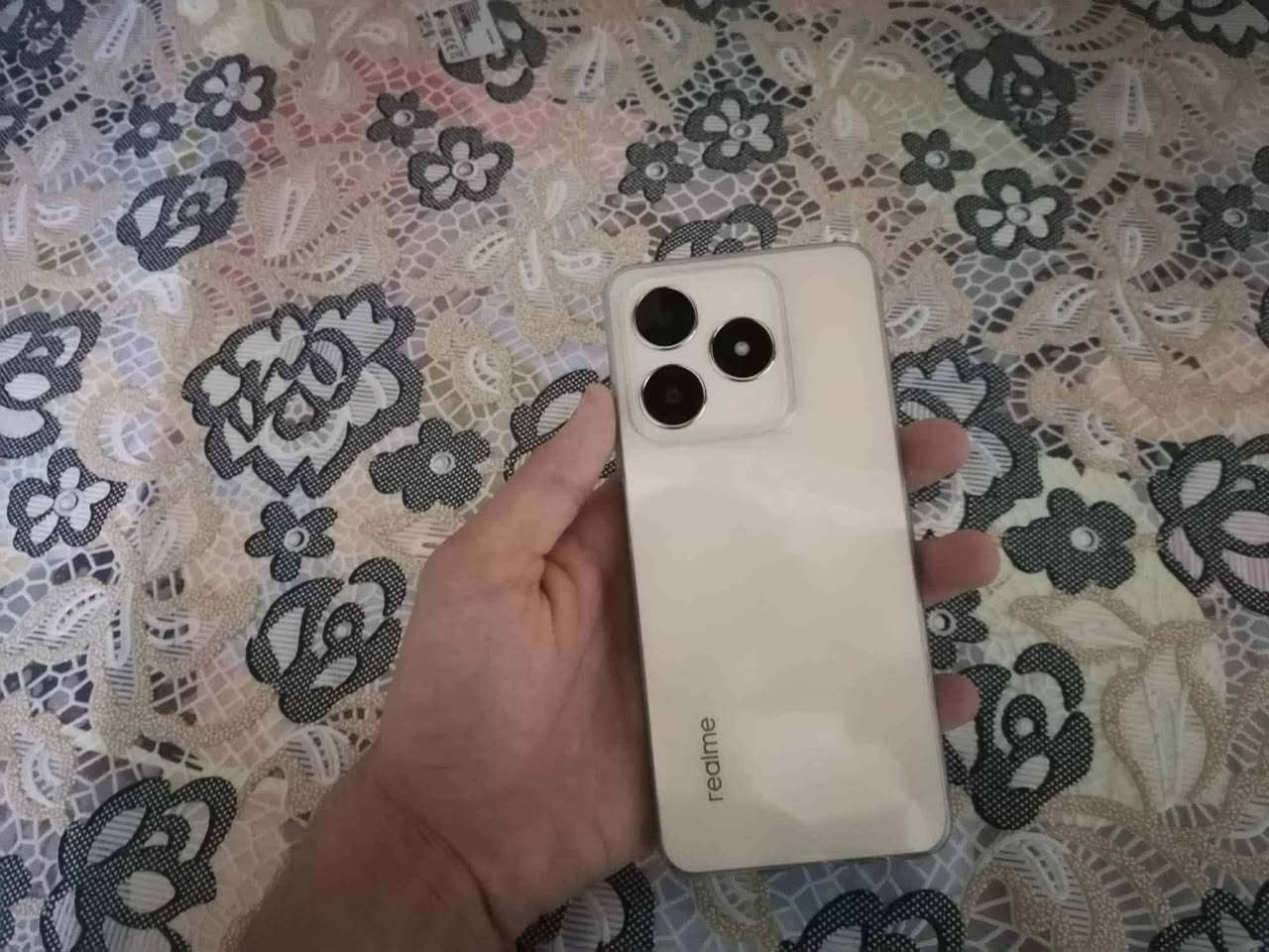 عندي ريلمي c61 فول موصفات  لون ذهبي معه شحنه كفر مفول نضيف جداا سعره 140 وبي مجال


**إذا كنت صاحب هذا الإعلان وتريد حذفه لأي سبب، رجاءا أرسل رسالة إلى الدعم الفني**