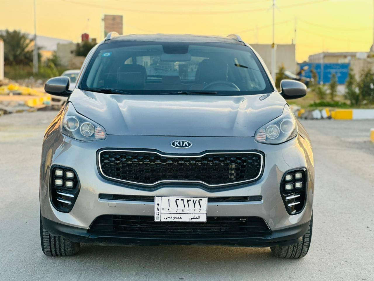 سلام عليكم 
اللبيع أو مراوس 
كيا سبورتج موديل 2017 شكل جديد رقم مثنئ حره تحويل مباشر 
وارد امريكي ضررها جاملغ وباب صبغ جها اليمنه بدون تبديل سياره 
مواصفات سياره 
شاشه حجم وسط 
كامرا خلفيه 
بصمه تشغيل 
كشنات جلد 
كشن كهربائي 
دواخل عسلي 
تحكمات ستيرن كامله 
مانع انحدار 
مانع انزلاق 
محرك 2400 
ويل كروم 
تبريد قطعتين 
سياره جاهزه وجديده الاخير 
كير محرك تبريد تخم تاير حداديه 
جاهزه الاخير 
# مكان - سياره - ناصريه
السعر 140 وبيه مجال 
الاستفسار أكثر ***********
