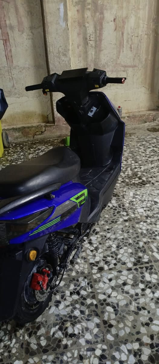 سلام عليكم دراجه سكنس موديل 24شحن لبيع بيه نضام الروجوع وبيه منفذ لشحن الموبايل الدرا نضيفه وبطارياته نضيفه العنوان النجف حي النصر السعر 500 وبيه مجال لشراي *********** واتساب او اتصال فقط ابو 300 لايعلق رجاءن
