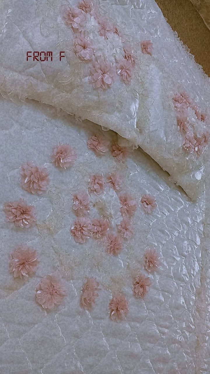 السلام عليكم نزله عرس لون أبيضاستعمال اسبوع  نضافه 90 بالميه سعرها اربعين مدينة الصدر الله شاهد  بس اسبوع اخت الجديدة  *********** واتساب
