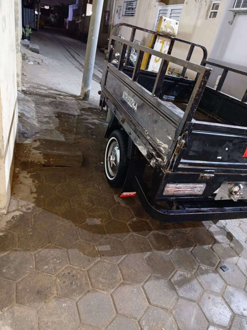 سلام عليكم دراجه موديل ٢٠٢٠ بيه محرك جديد ورقم نكليزي امداور ثاني يوم بسمي الاتصال ***********
