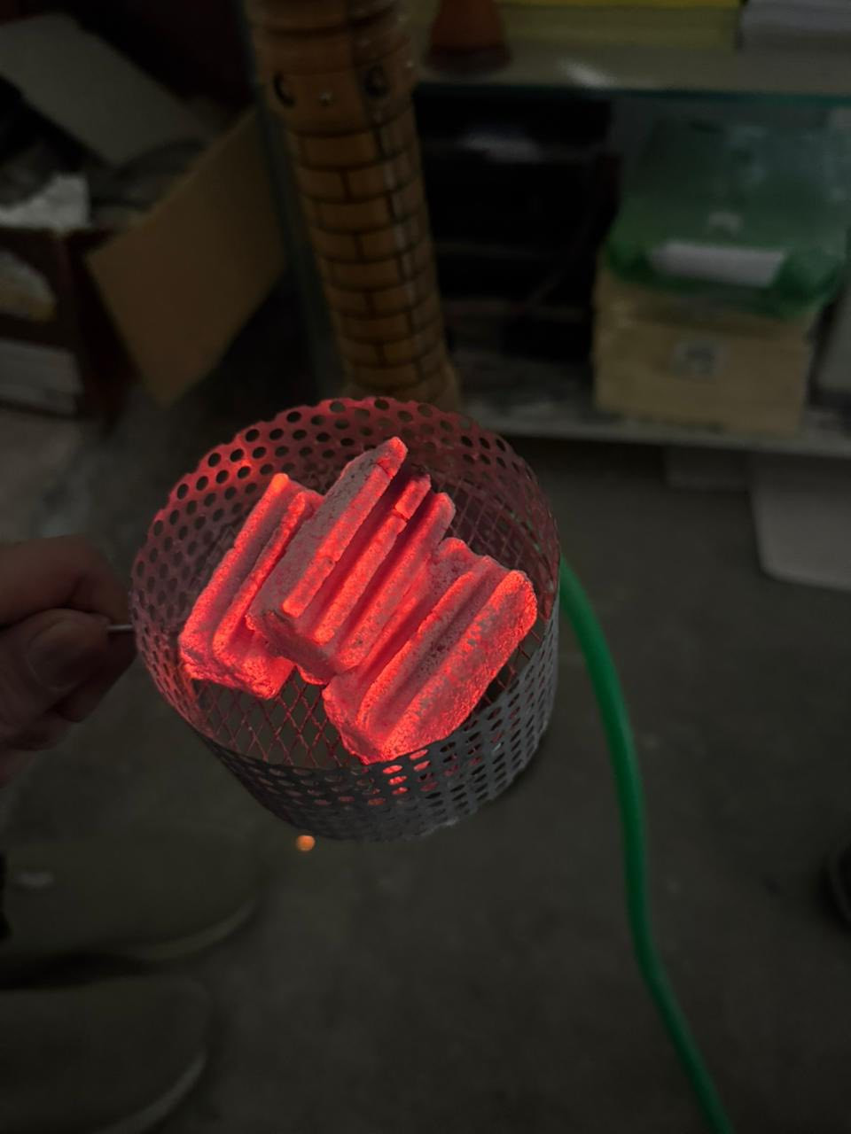 السراج للفحم الاندنوسي
ضمان درجة اولى ١٠٠٪؜ من قشور جوز الهند 

متواجد واتساب 
***********
