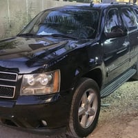 تاهو 2009 LT ادوات مكفوله من الكص وشرط السياره بيها 3 قطع صبغ بدون ضرب...