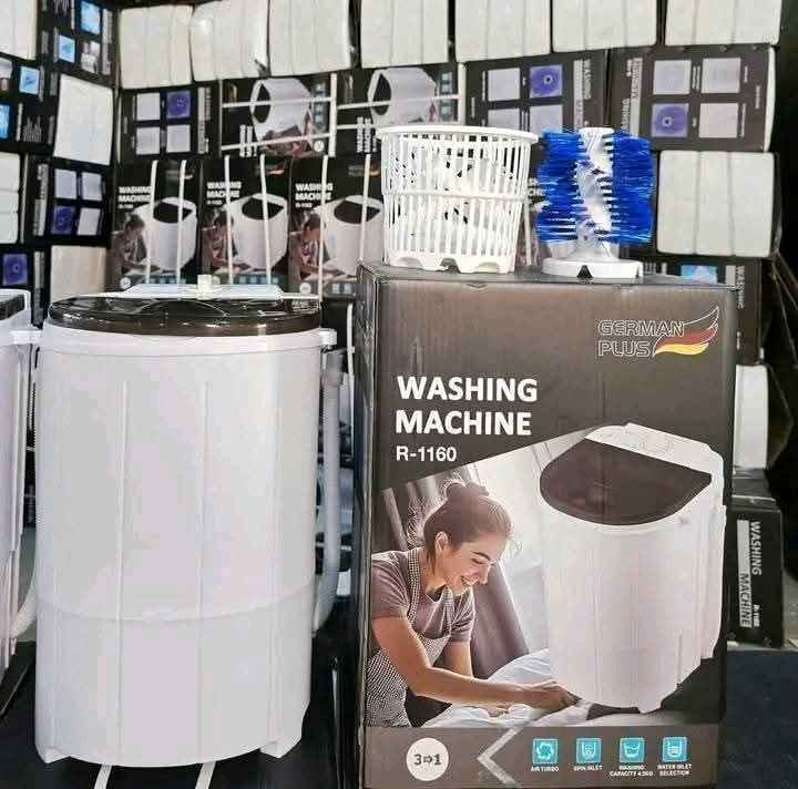 غسالة صغيرة وسريعة
👶 عندك طفل ومتريد تغسل هدومه وية باقي الغسيل
الحل الأمثل بين إيديك 
صغيرة، عملية، وتغسل وتعصر بوقت قصير 💦
صغيرة بالحجم.. كبيرة بالأداء 👌
✔️ تغسل وتعصر بوقت قصير
✔️ سعة 4.5 كغ تناسب البيت والطلاب

✔️ فرشاة خاصة لتنظيف الأحذية والملابس الملطخة
يتوفر خدمة توصيل لكل المحافظات 🚙 بغداد, العراق


**إذا كنت صاحب هذا الإعلان وتريد حذفه لأي سبب، رجاءا أرسل رسالة إلى الدعم الفني**