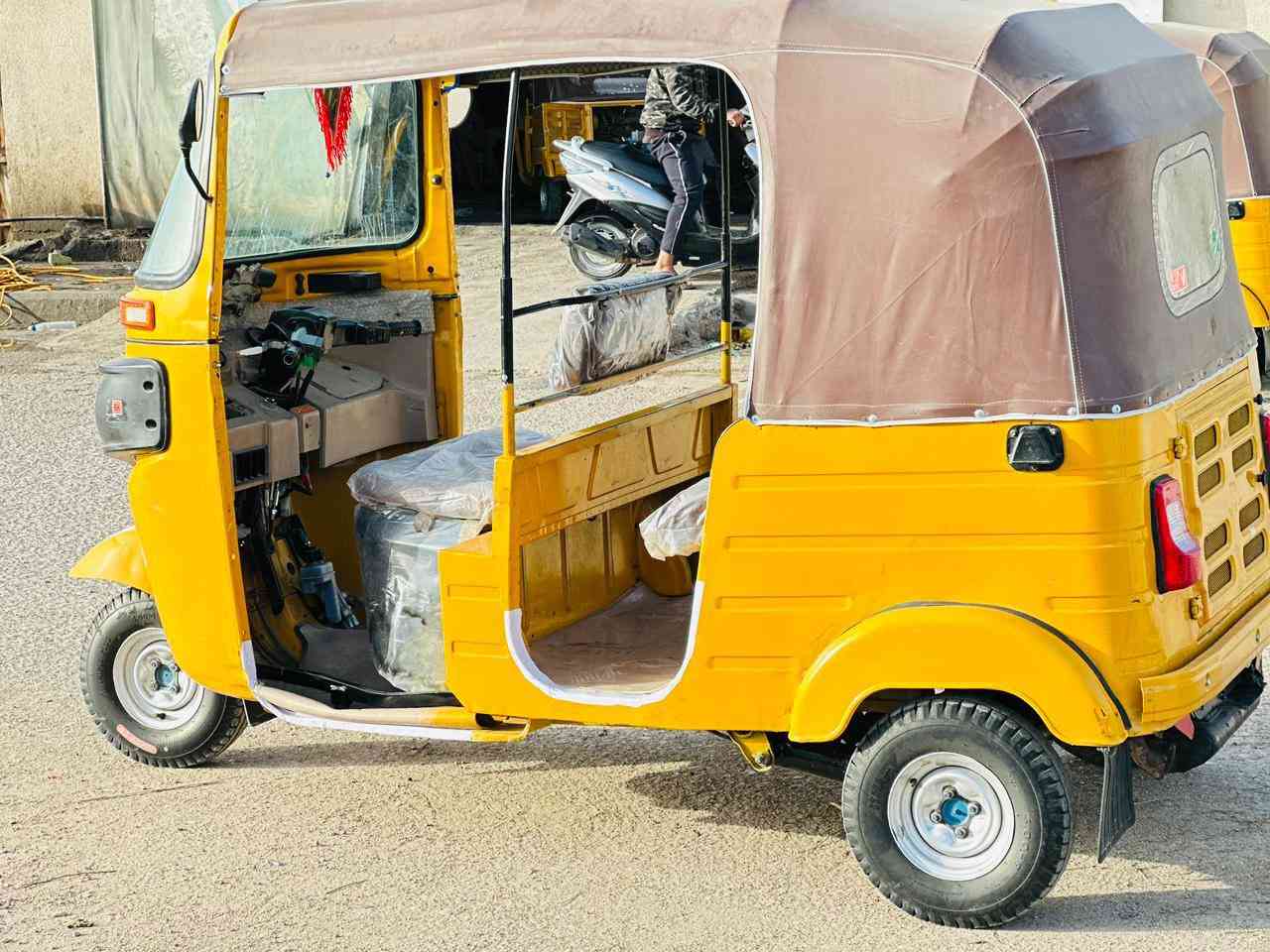 سلام عليكم لبيع ١٩ شهر١٢وكيله شاكر كفاله عامهً تكتك  سعر٥٢٥٠وبيه مجال شراي ينتصل***********
