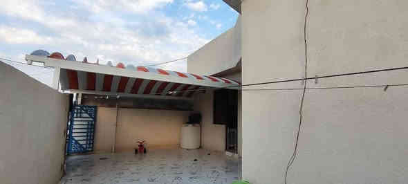 بيت للبيع وقف سني رسمي اصولي مسجل في ابي الخصيب محيله طريق الوسطي قرب المدرسة الصفره ثاني بيت عن طريق الوسطي الشارع العام مساحه 220متر يحتوي ع غرفتين دوانيه صاله مطبخ صحيات كراج جبير بناء حديث عمل درجى اولى بيت كلش حلو ومضيف السعر 70 وبي مجال قليل للستفسار اتصال ع رقم *********** متوفر واتساب
