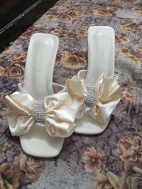 ٢٥ زوج • كعب شي ان • بغداد الشعب