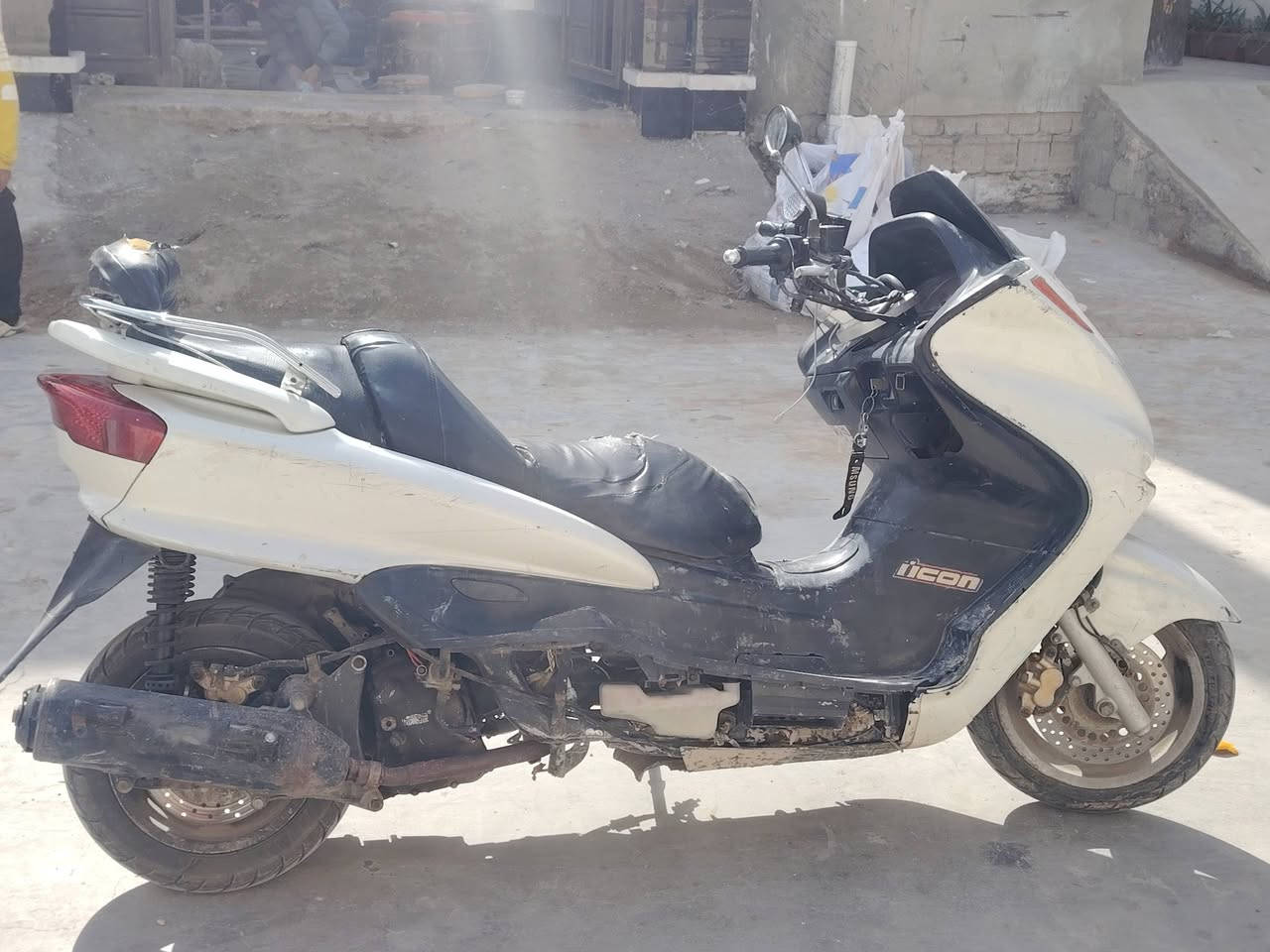 السلام عليكم  
ماجستا دبل رون 160  للبيع او مراوس شعندك نزل 
دراجة نكرة سلف  باتري تكتك بيهة يعني انسة تأخير تشغيل  الصبح 
هورن سيدان شغال. اشاير. دبل اشارة. رون شغال.  ام بي ثري تك تك بيهة. دراجة بس ويلهة الخلفي ساحك اشتريلهة  ويل وطلع مابيهة كلشي  350 وبيهة مجال
ديالى بعقوبة  فلكة الامين 
***********
