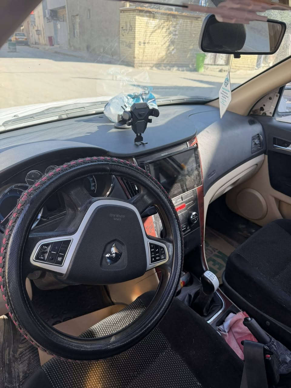 السلام عليكم سمند دنا موديل 2018 ماشية 30الف سابقن نضربت وصلحت بس مو تصليح مضبوط وسيارة شوفت عينك بدون رقم الرقم عل مشتري رايدها 32ورقة وتصل وبيك خير ودلل *********** مكان بغداد البلديات
