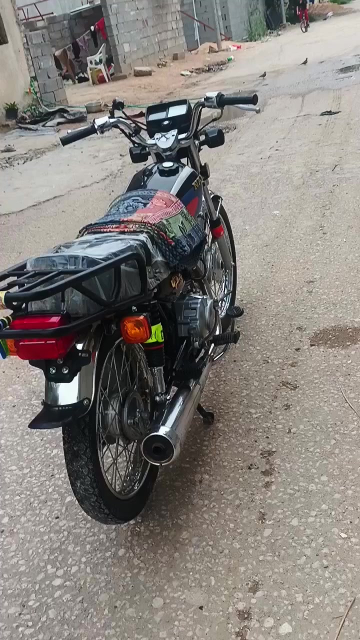 مكاني كربلاء حي العباس 
سلام عليكم دراجه البيع موديل2025طالعه بل 2026سوبايه طابقين كشن رابيدو ابو القاعتين الصلي لايت عالي ناصي دبل شاره الدراجه حله من الصوره تعال وشوف السعر 650وبيهه مجال شراي تعال خاص مو شراي طلع كبل


**إذا كنت صاحب هذا الإعلان وتريد حذفه لأي سبب، رجاءا أرسل رسالة إلى الدعم الفني**