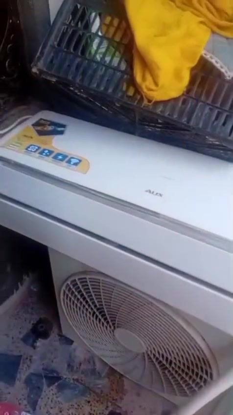 للبيع سبلت طن ونص ب300 وبي مجال ومكيف طنين 2 ب250 وبي مجال
***********
