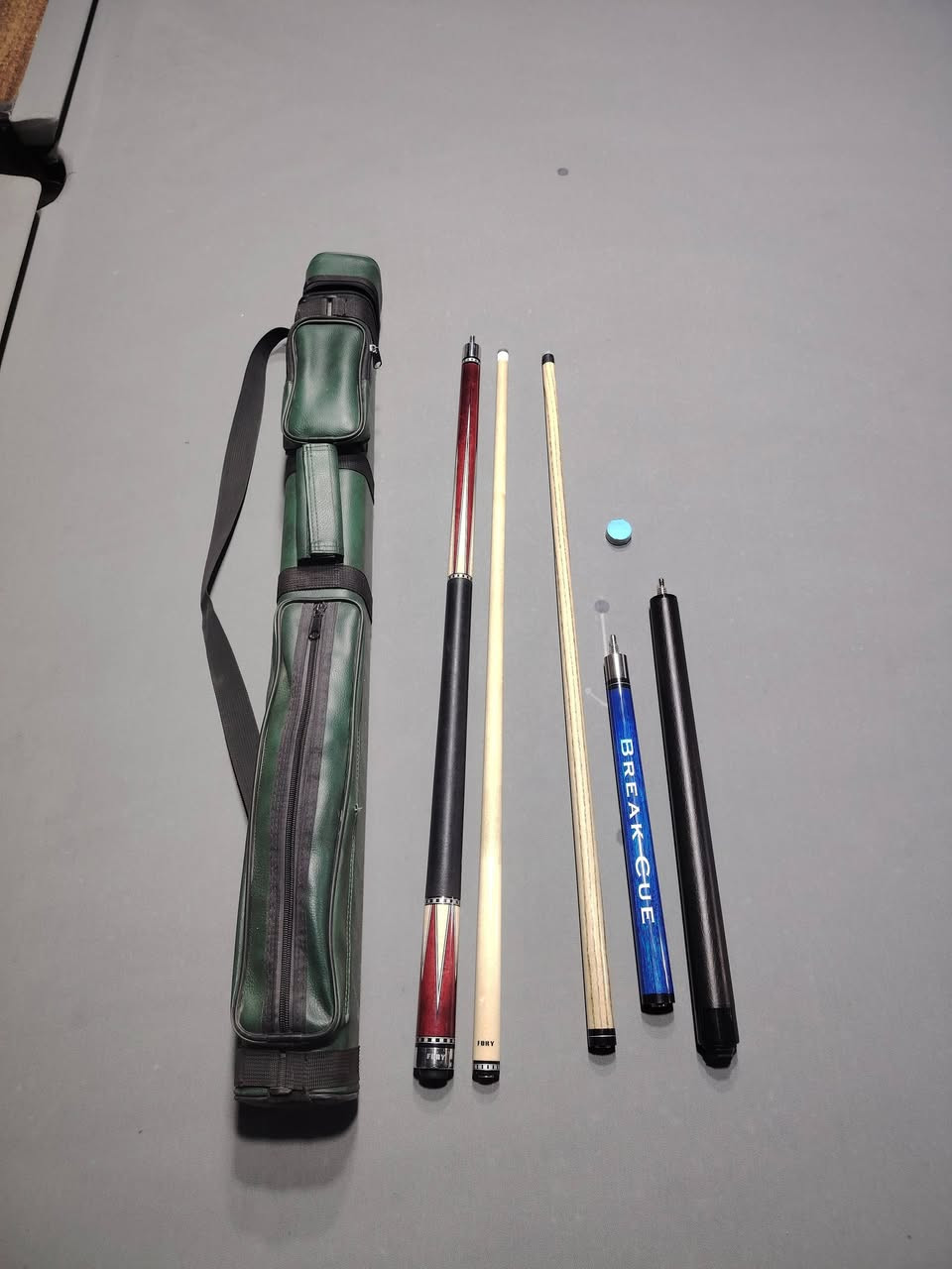 فوري  تب كرستال دبل اس
كيو فوري مع كيو كسره وجمب
مع جنطه ثنائيه مع جوك توم 
للبيع مراسله خاص او ***********
