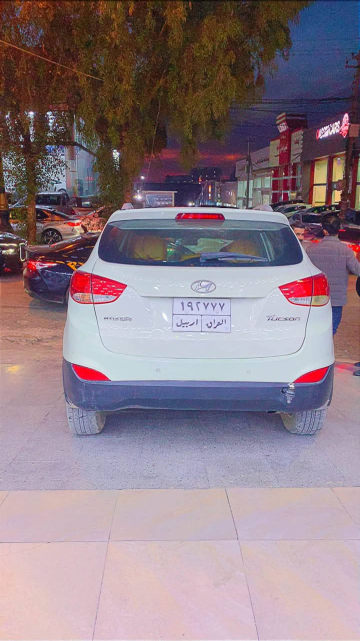 هونداي تكسون  خليجي ٢٠١١
بوند و نص جاملغ ورا صبغ  بدون داخل  مكينه مفتوح    
مواصفات فول بدون سلايت محرك دوش  مرغوب 
*********** دهوك, العراق
