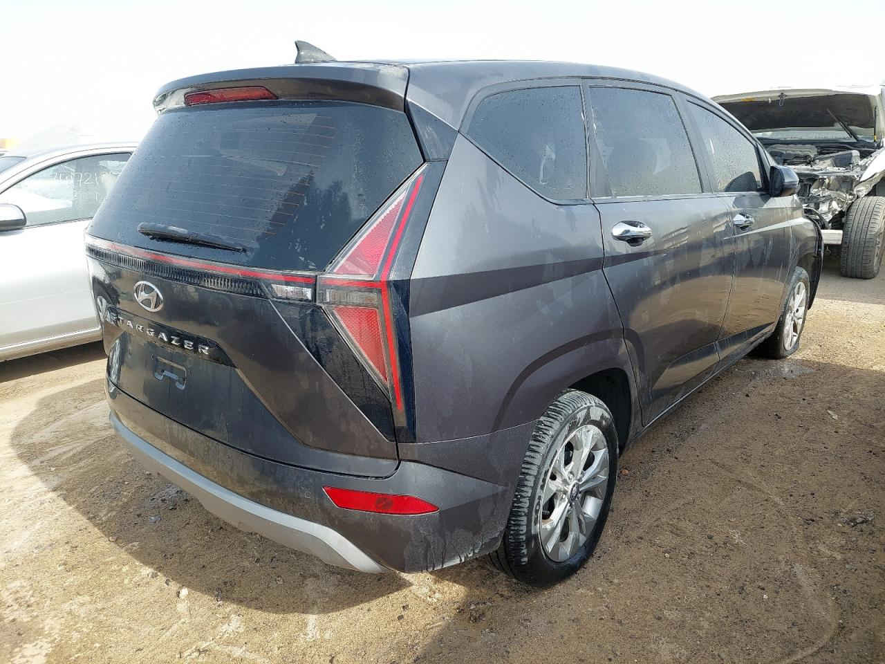 📣 عرض بيع: هيونداي ستارجيزر 2024 (حادث)
التفاصيل الأساسية:

🚗 النوع: هيونداي ستارجيزر (Hyundai Stargazer).

📅 سنة الصنع: 06 / 2024 (شبه جديدة).

📍 المواصفات: خليجية (مطابقة لمعايير دول الخليج).

🛣️ المسافة المقطوعة: 45,388 كم فقط.

⚙️ المحرك: 1.5 لتر، 4 سلندر (Smartstream).

🌏 بلد المنشأ: إندونيسيا.

حالة السيارة:

السيارة تعرضت لحادث أمامي أدى لخروج الإيرباقات (السائق والراكب).

الماكينة والجير والمكونات الميكانيكية الخلفية في حالة جيدة (تحتاج فحص).

التصميم الداخلي مميز بفرش جلد بني (كويلتد) مضاف حديثاً.

مثالية جداً لمن يبحث عن قطع غيار أصلية لموديل 2024 أو لإعادة التأهيل.


**إذا كنت صاحب هذا الإعلان وتريد حذفه لأي سبب، رجاءا أرسل رسالة إلى الدعم الفني**