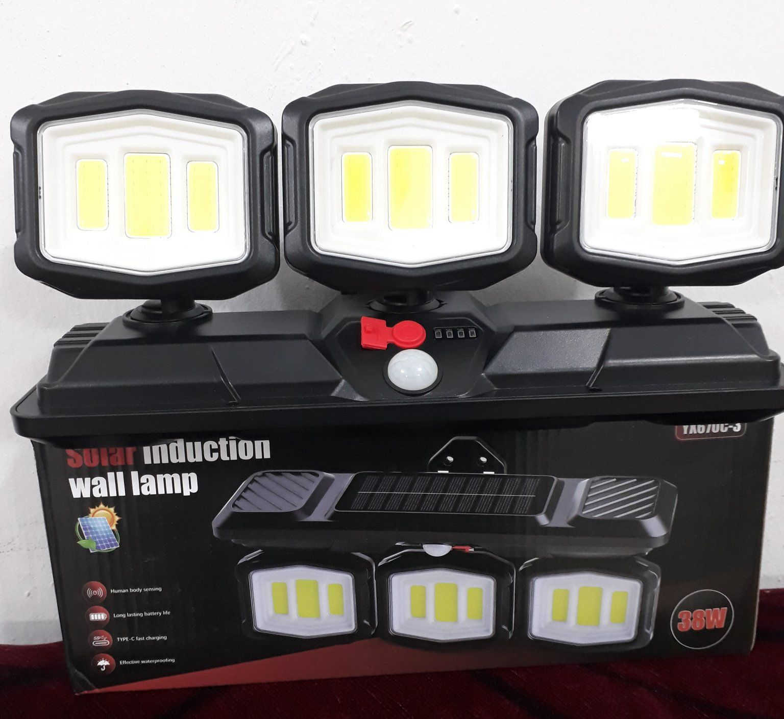 بلوجكتر ثلاثي شحن طاقة شمسية وشحن بواسطة الكيبل تايبسي 
الحجم الكبير 
إنارة قوية جدا 
3  مود 
تشغيل مباشر 
او حساس حركة 
وحساس اظاءة يشتغل عند انقطاع الاضاءة 
يمكن استخدامه منضدي او جداري 
بطارية ليثيوم سعة 2400  ملي امبير 
مؤشر المستوى الشحن ضوئي 4  حبات 
عمر بطارية طويل الامد 
تشغيل مستمر لأكثر من ساعتين 
زاوية المستشعر 120  درجة 
مسافة الحث 5-8متر 
نوع اللد /cob
سعر القطعة 12000  دينار 
سعر 2  قطعة 22000  دينار 

العرض شامل التوصيل المجاني لكل مناطق العراق بما فيها المناطق النائية والقرى والقصبات 

    واتساب الحجز //  ***********
