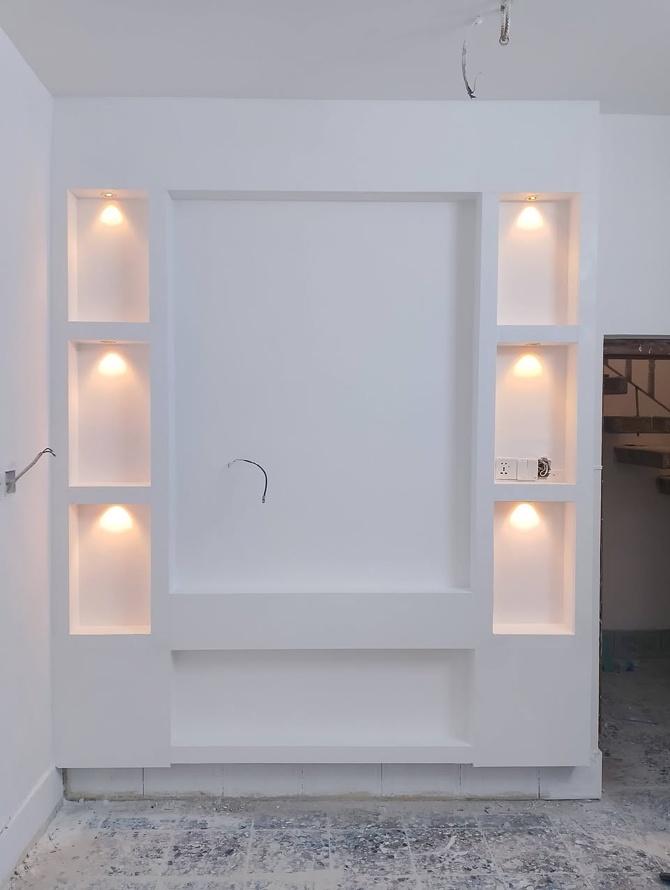 السلام عليكم 
خلفة ديكورات واصباغ وسقوف مغربيه وثانويه وواجهات ،، كل ما يخص الديكور والاصباغ بأنسب الاسعار ،، عروض خاصه للجميع بمناسبة الشهر الكريم  ،، واعمال هندسيه ودقه في العمل 
***********
