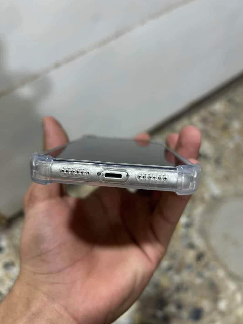 سلام عليكم 
ايفون 11
ذاكرة 128
بطارية 83 بلاد🔋
مستبدل شاشه + بصمه الوجه متوقفة
الجهاز ما ويا اي ملحقات
الجهاز نضيف ومرتب وشغال 
السعر 200 بي مجال بسيط
عنوان بغداد المدائن
رقمي *********** بي واتساب فقط او خاص ماسنجر المو شراي لايتعبني يرحم والديكم بغداد, العراق
