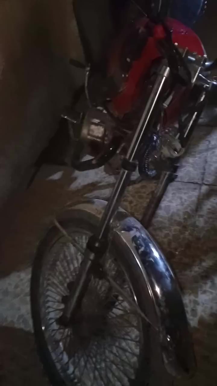 سلام عليكم عندي دراجه البيع يراني تكطع نار بيع على هاي وضعه 300 مكان بغداد الكفات  ***********هاذه رقمي خابر واني خادم
