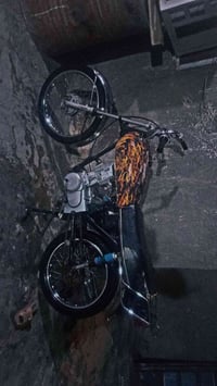 دراجة نارية • مكينة مكفولة • الزبير