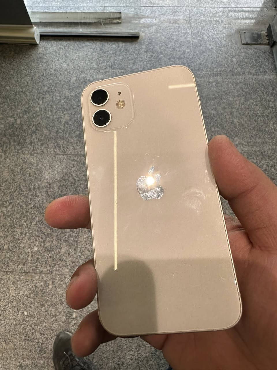 12 عادي للبيع
بطاريه 86
ذاكره 64 
الجهاز وتر بروف 
السعر 275 
***********
